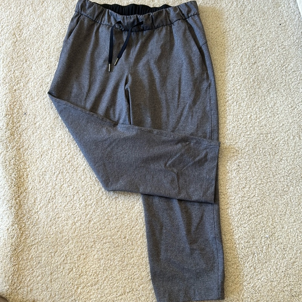 Lululemon charcoal gray pants